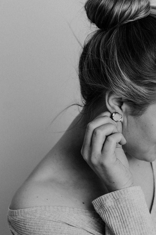 FROST - øredobber hvit